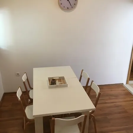 Laus Apartman